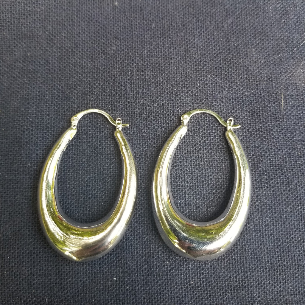 Oval silver hoop earrings - Aimeescloset.com